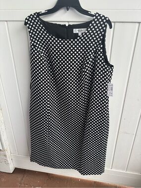 Jones Studio Black and White Polka Dot Sleeveless Shift Dress